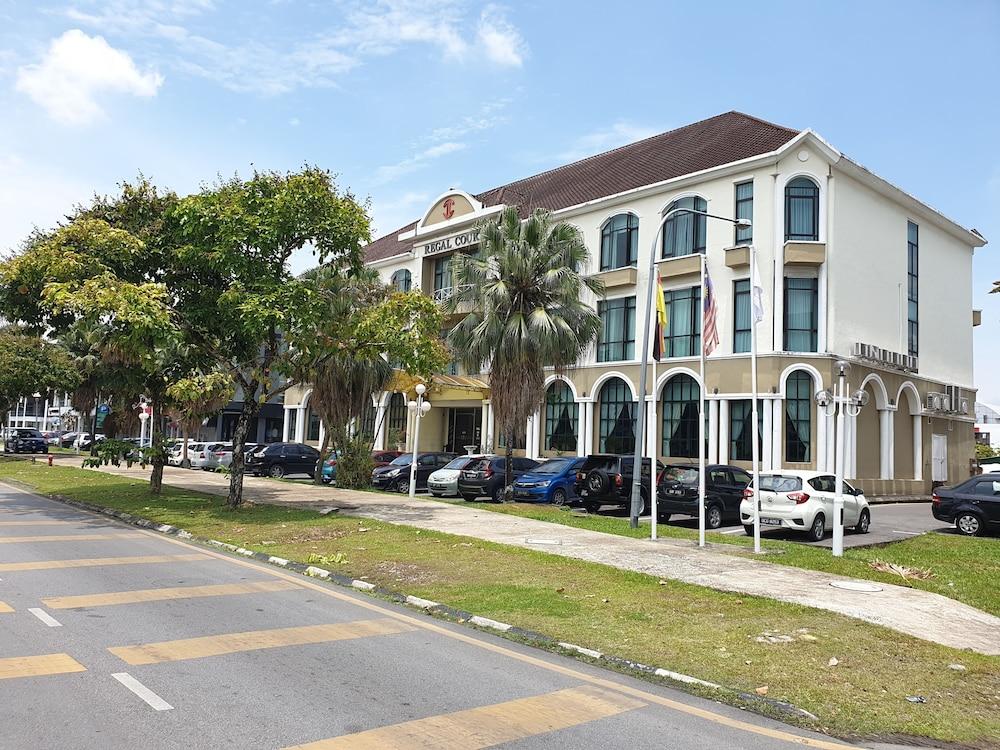 Regal Court Hotel Kuching Eksteriør bilde